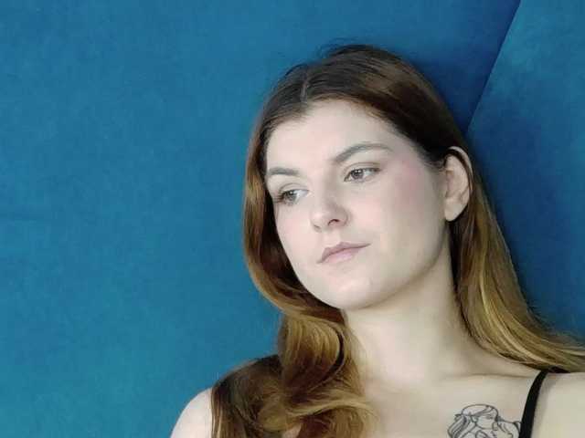 Evelisse live cam on BongaCams