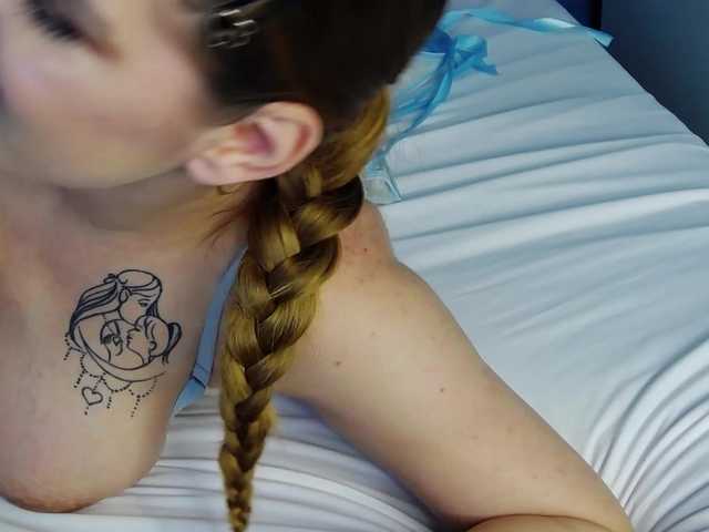 Evelisse live cam on BongaCams