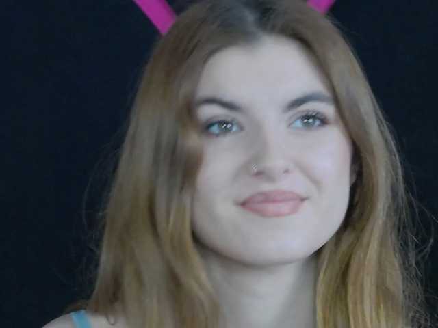 Evelisse's BongaCams show and profile