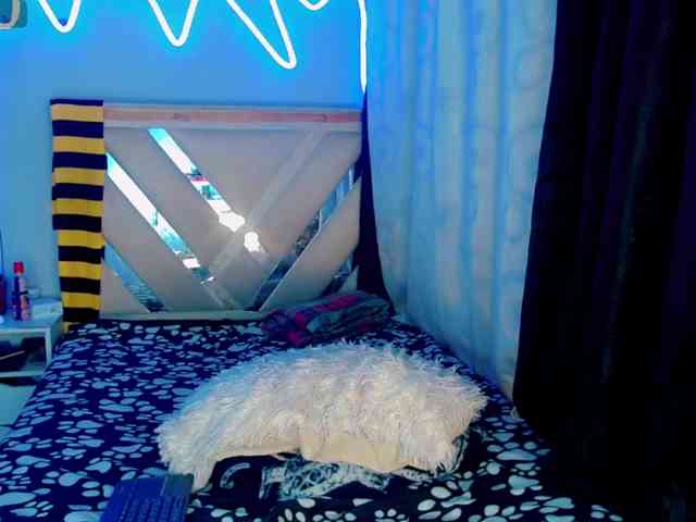 nizzan-cutte Sex Cam Show