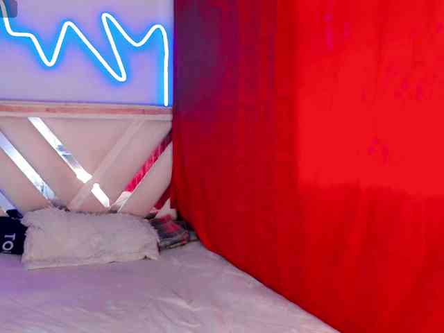 nizzan-cutte Live Webcam on BongaCams
