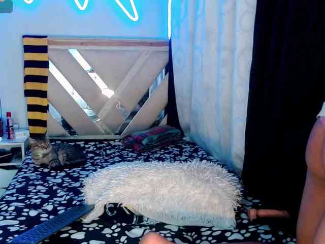 nizzan-cutte Sex Cam Show