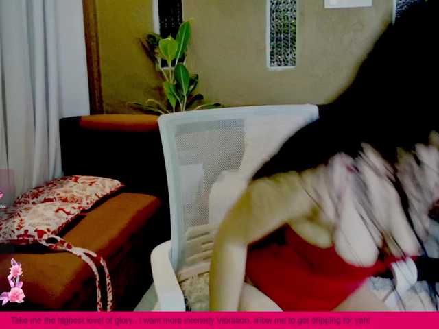 MorenaLee's BongaCams show and profile