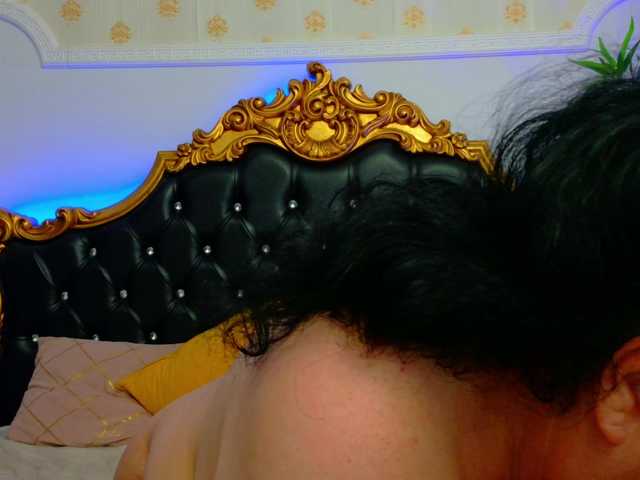 AleshaArabic live webcam show