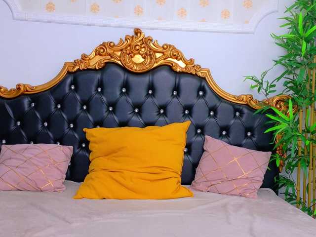 AleshaArabic live webcam show
