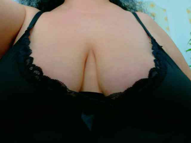 Modella: AleshaArabic