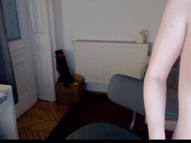 Camille18 live cam on BongaCams