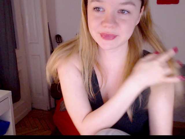 Camille18 live cam on BongaCams