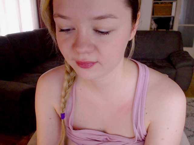 Camille18 live cam on BongaCams