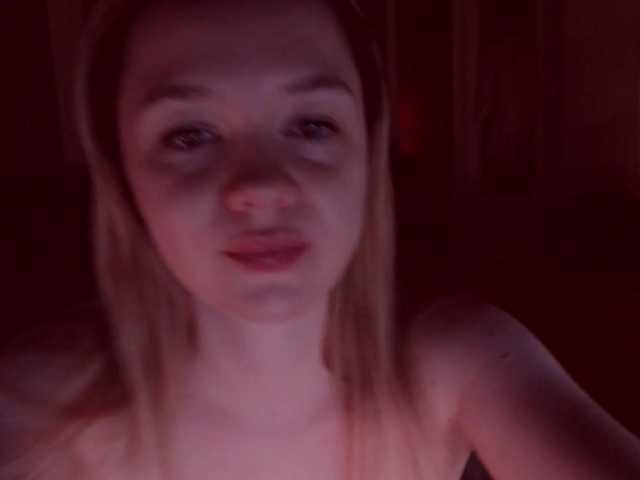 Camille18 live cam on BongaCams