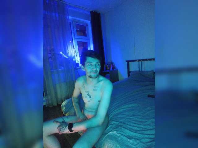 Lutiki13 live cam on BongaCams