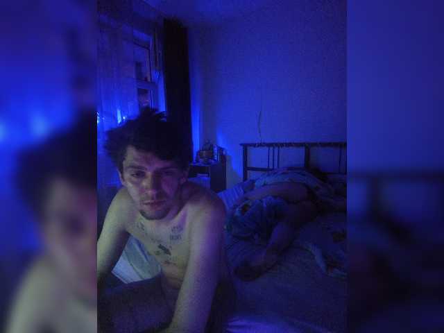 Lutiki13 live cam on BongaCams