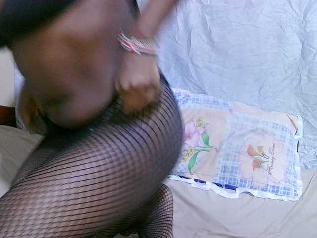 sexy-bbae's BongaCams show and profile