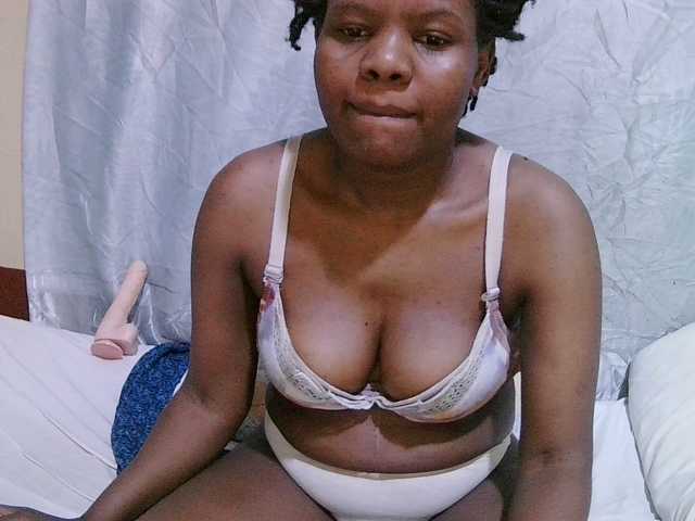 sexy-bbae's BongaCams show and profile