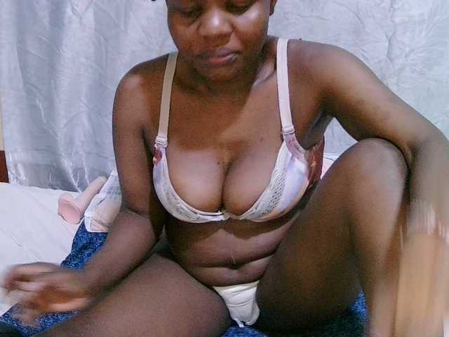 sexy-bbae's BongaCams show and profile