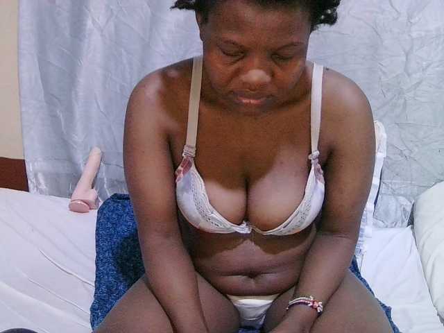 sexy-bbae's BongaCams show and profile