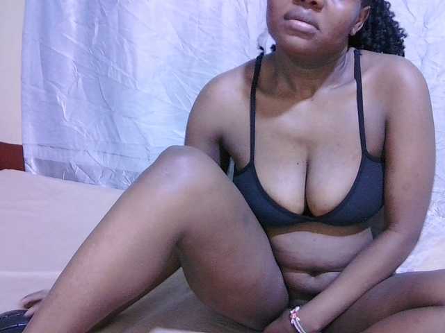 sexy-bbae's BongaCams show and profile