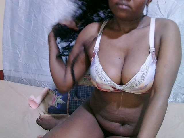 sexy-bbae's BongaCams show and profile