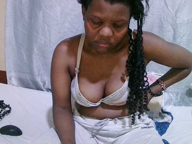 sexy-bbae Live Cam on BongaCams