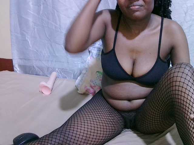 sexy-bbae's BongaCams show and profile