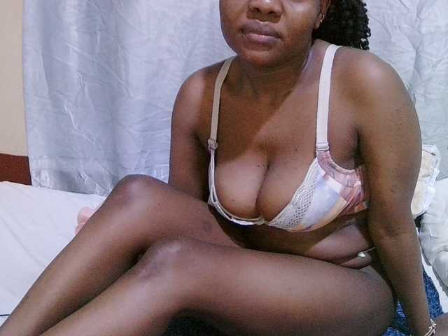 sexy-bbae's BongaCams show and profile