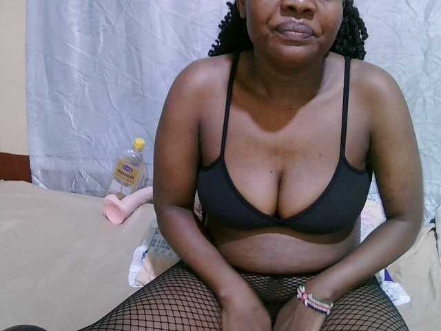 sexy-bbae's BongaCams show and profile