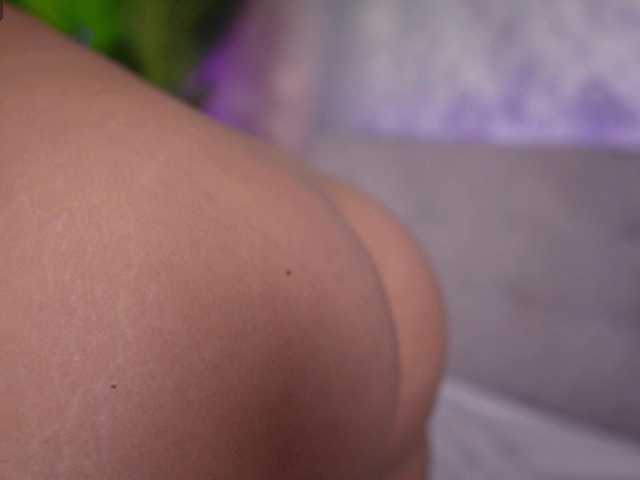 BambiKayy live webcam show