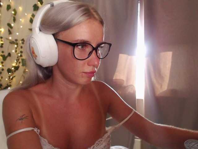 LavinellsX live webcam show