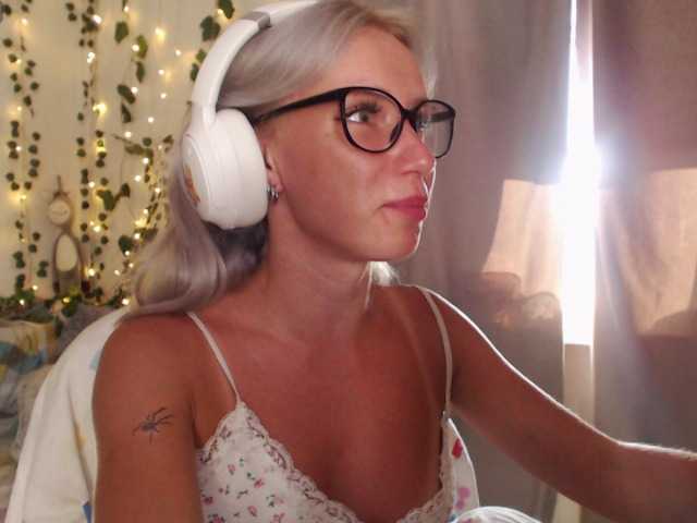 LavinellsX live webcam show