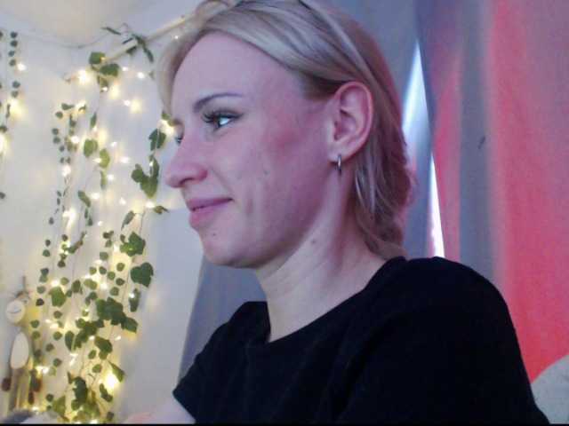le modèle Miya_hoog911 est en webcam porno dans un show sur le site bongacams, il possède les tags suivants: White/Caucasian,Blonde,Trimmed