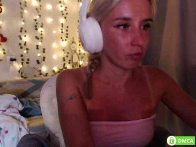 Miya_hoog911 webcam
