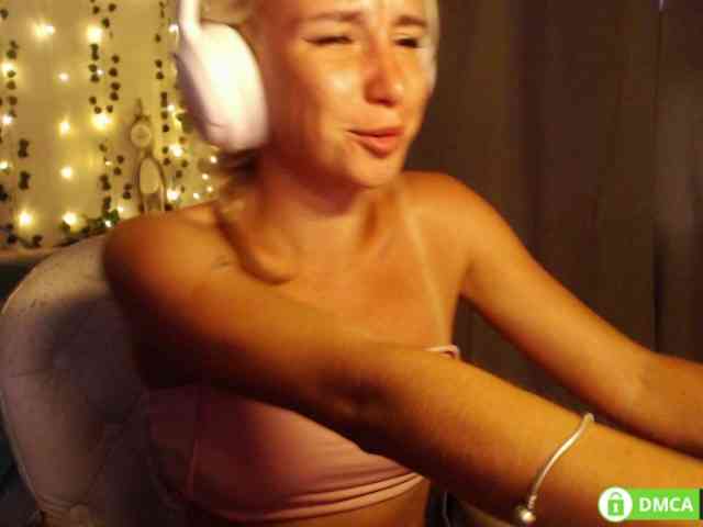 Miya_hoog911 webcam