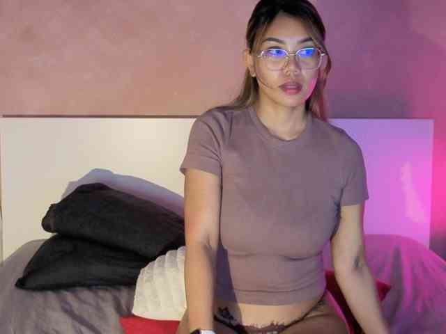 naughtyMeow webcam