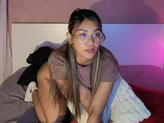 naughtyMeow webcam