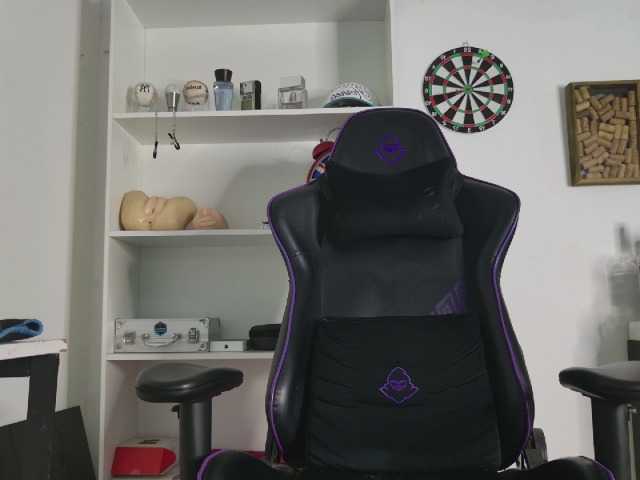 aaronlegend live webcam show