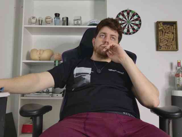 aaron-nvk