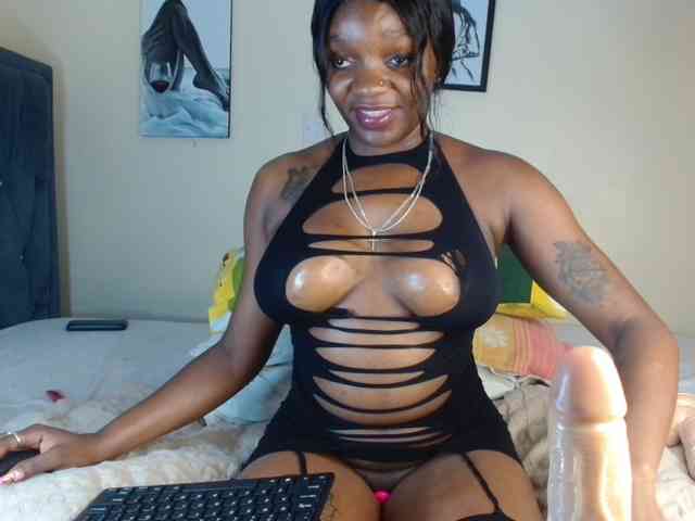 Miss-Kiiki webcam