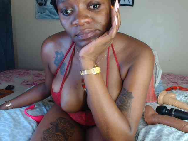Miss-Kiiki webcam