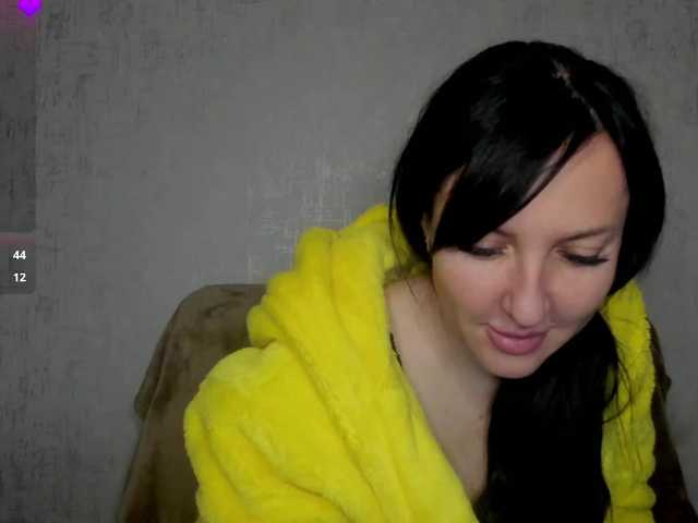 JuliaGramm81a's BongaCams show and profile