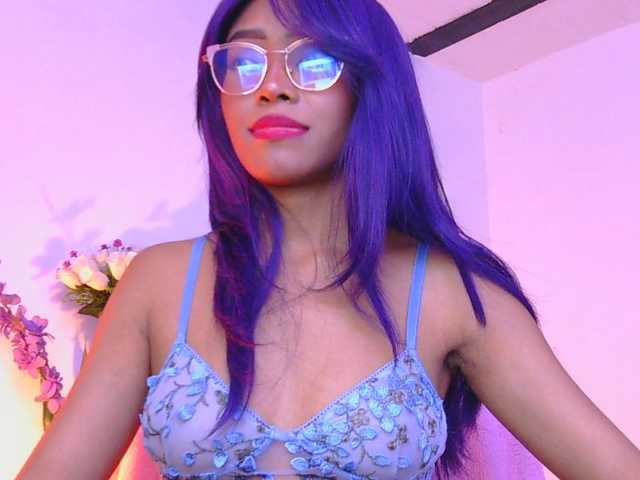 Annie-miller live cam on BongaCams