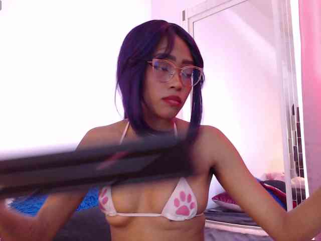 Annie-miller webcam