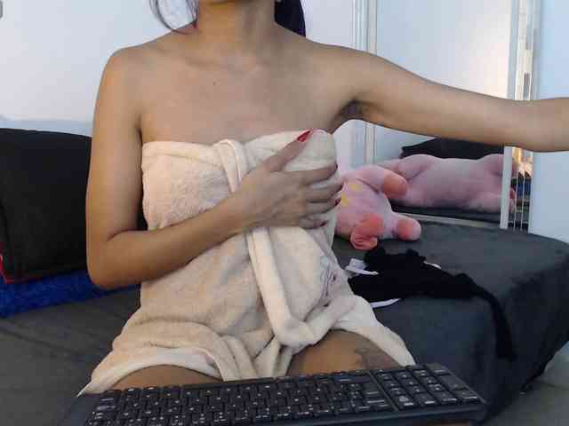 Annie-miller webcam