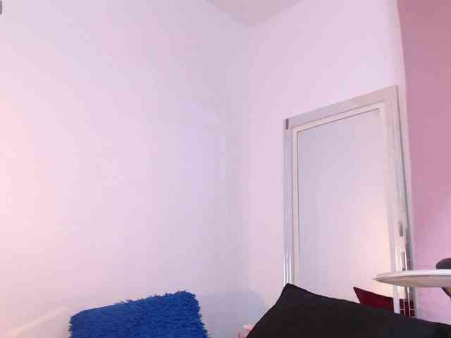 Annie-miller webcam