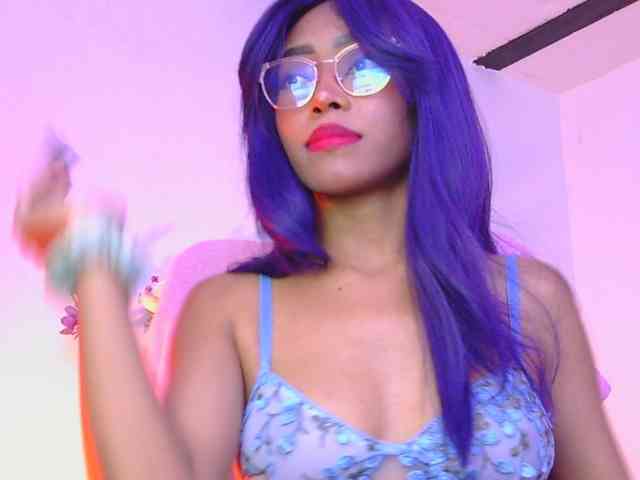 Annie-miller webcam