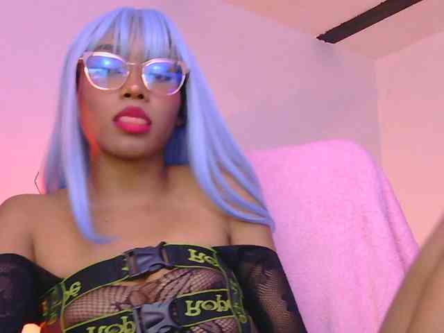 Annie-miller webcam