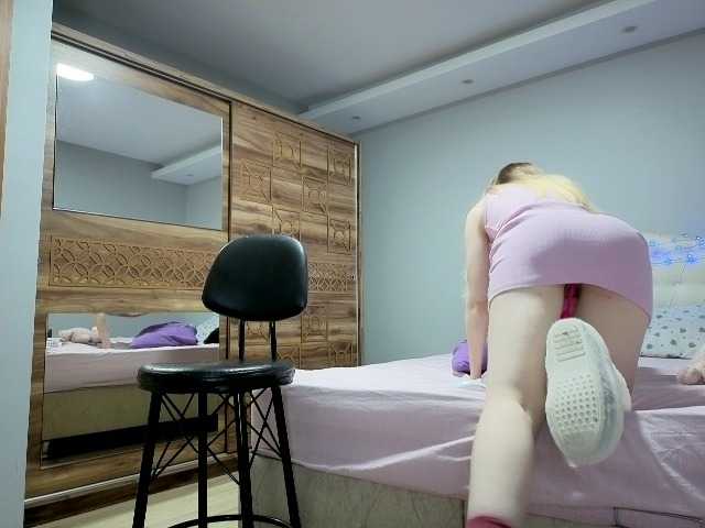 KristinaMoonx live cam on BongaCams
