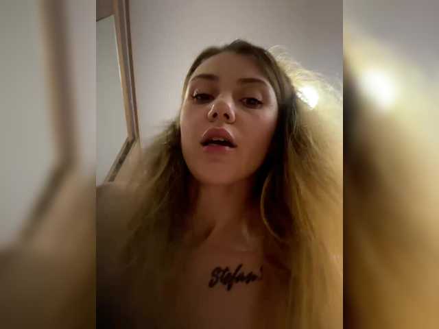 KristinaMoonx cam en directo en BongaCams