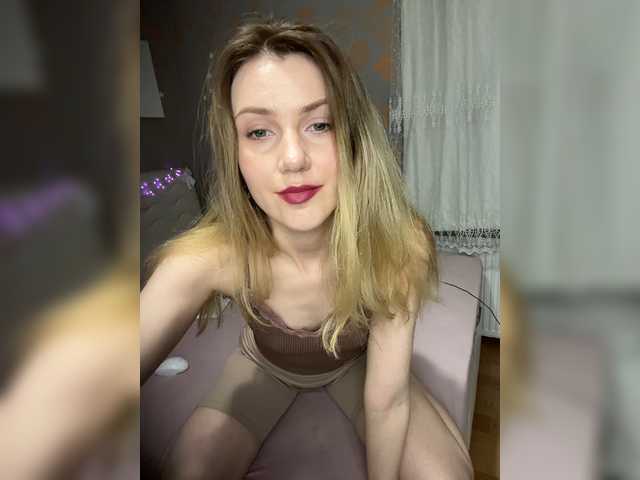 KristinaMoonx live cam on BongaCams
