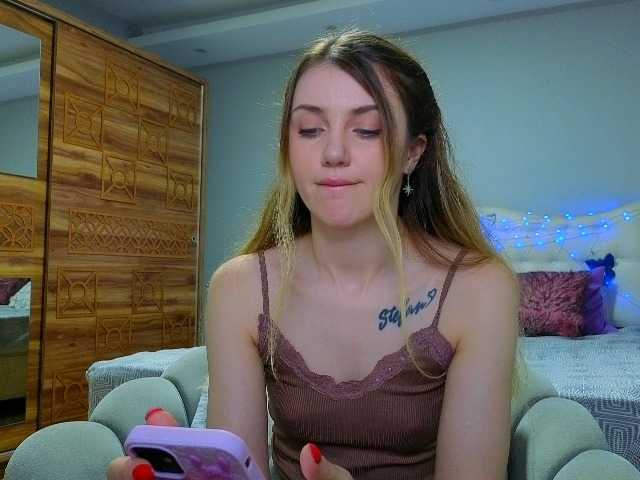KristinaMoonx live cam on BongaCams