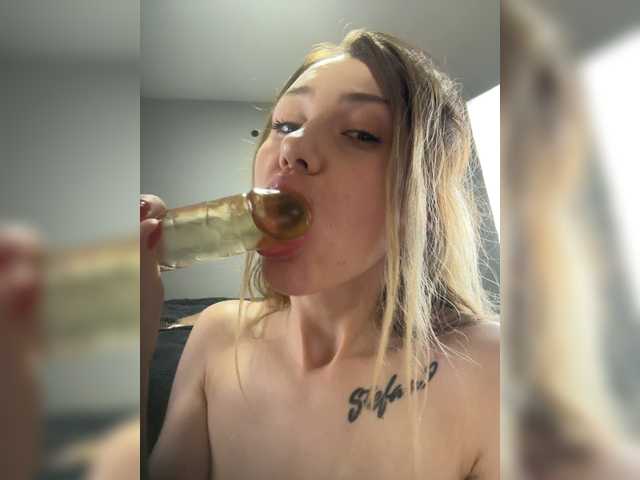 KristinaMoonx live cam on BongaCams